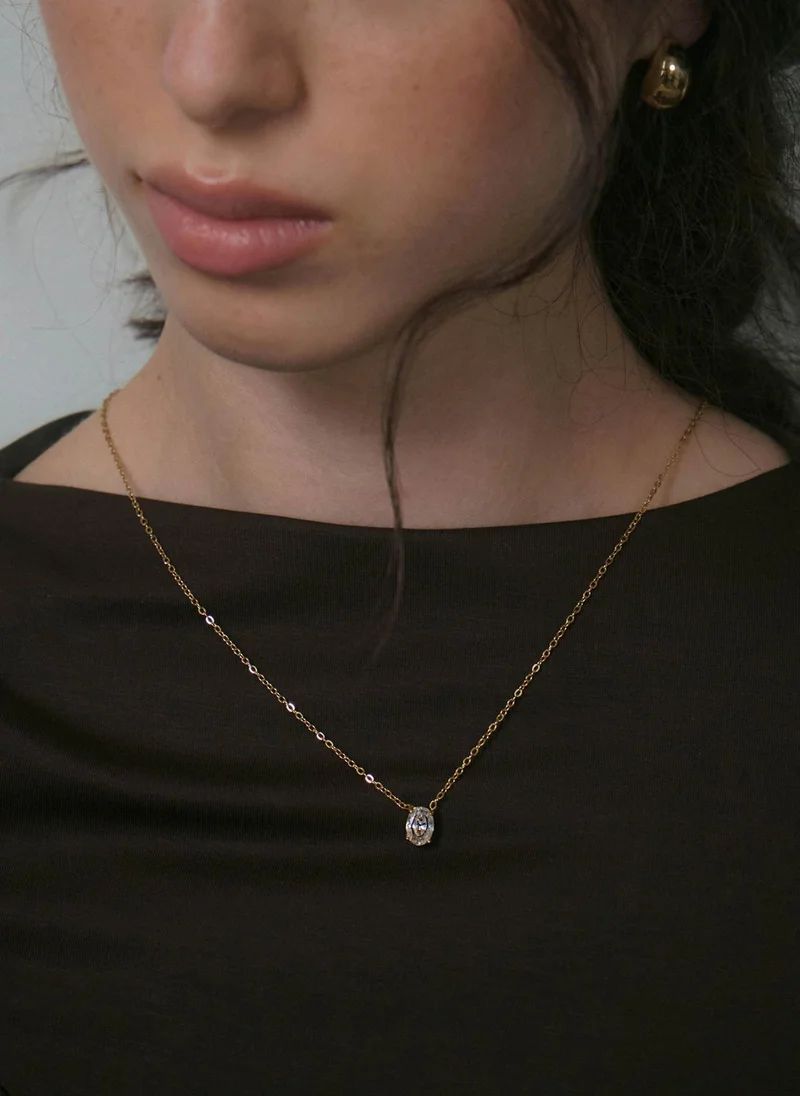 Vintage-style chain with crystal pendant