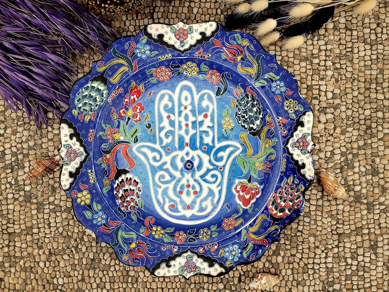 Ayennur طبق سيراميك مزخرف يدوي الصنع من تركيا على شكل حمساء 98525 سم، آمن للطعام أو للتعليق على الحائط - Image 3