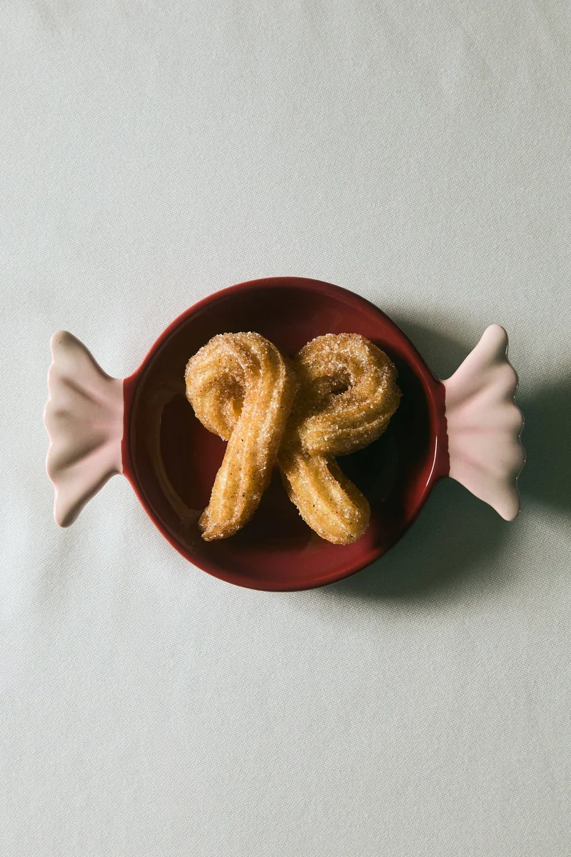 اتش اند ام صحن تقديم على شكل حلوى