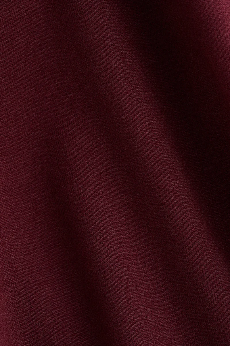 اتش اند ام بلوزة بياقة مربعة من تشكيلة ماما