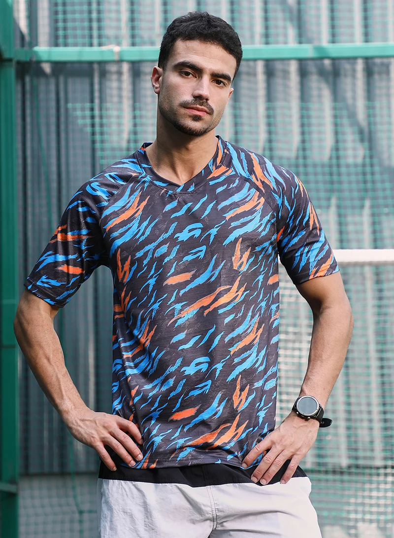 Campus Sutra Campus Sutra Men's Sky Blue & Charcoal Black Block-Swirl Activewear T-Shirt For Casual Wear | V-Neck | Short Sleeves | Jersey T-Shirt Crafted With Comfort Fit For Everyday Wear