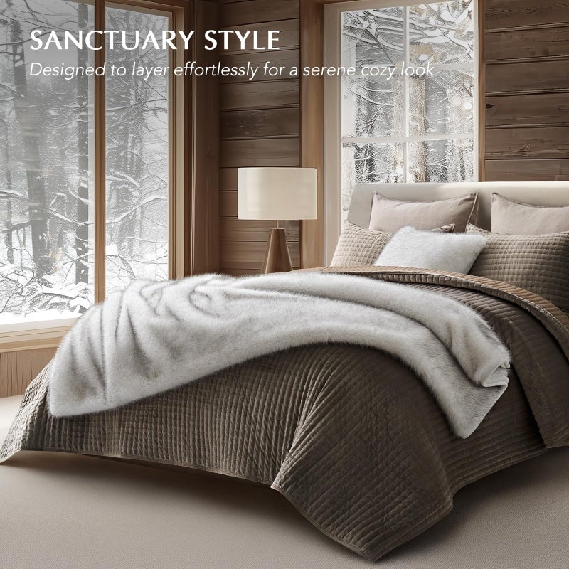 EVERGRACEHOME Luxury Faux Fur Throw Blanket, Soft Fluffy Faux Mink Blankets for Bed, Couch, Sofa, Thick Cozy Plush Warm Fur Throws with Reversible Velvet, Frosted White Wolf, 60"x80" - Image 3