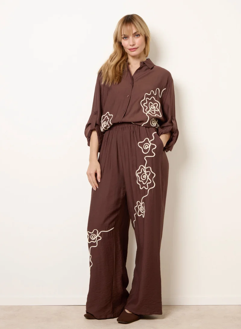 بلو فانيلا Floral Embroidery Trousers