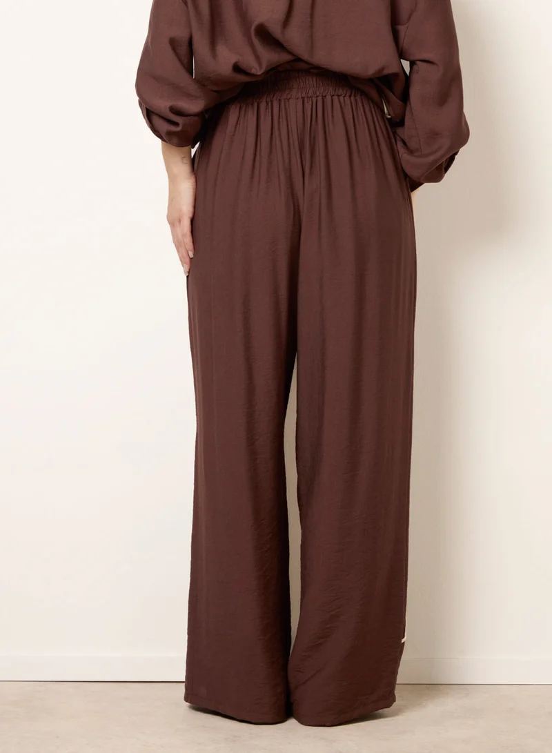بلو فانيلا Floral Embroidery Trousers