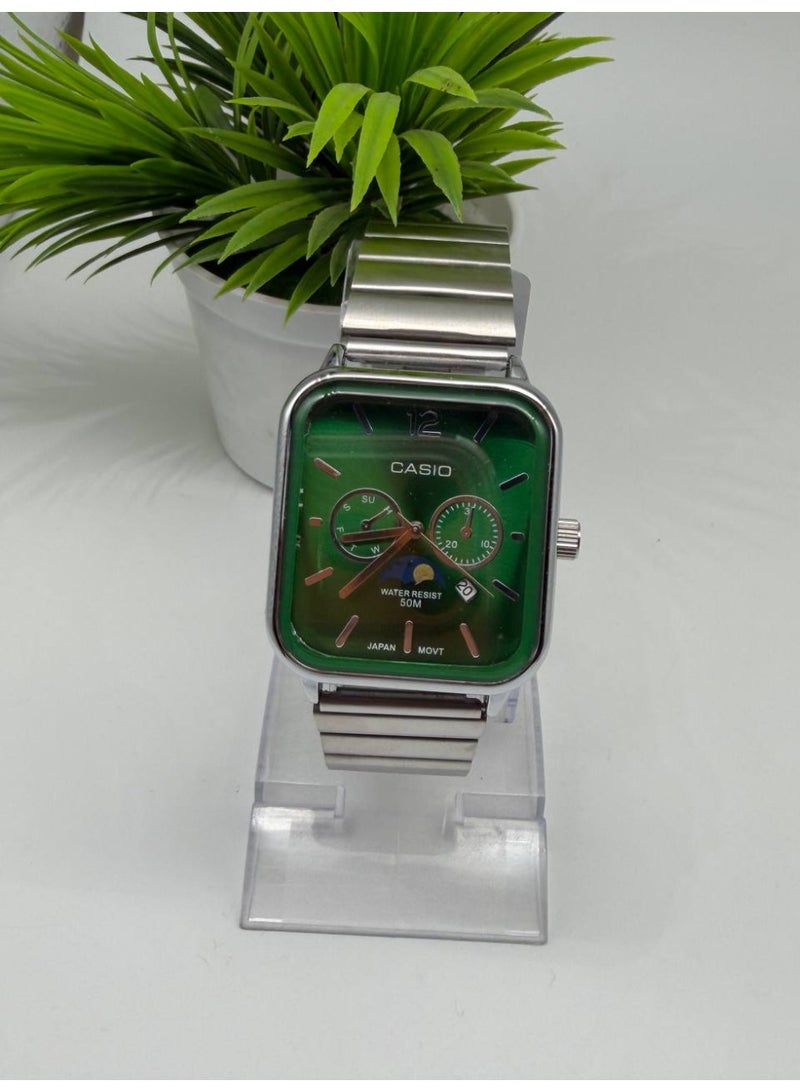 كاسيو ساعة كاسيو أنالوج مربعة للرجال/للجنسين - مينا أخضر، سوار من الفولاذ المقاوم للصدأ، عرض طور القمر واليوم والتاريخ (مقاومة للماء حتى عمق 50 متر) - Image 2