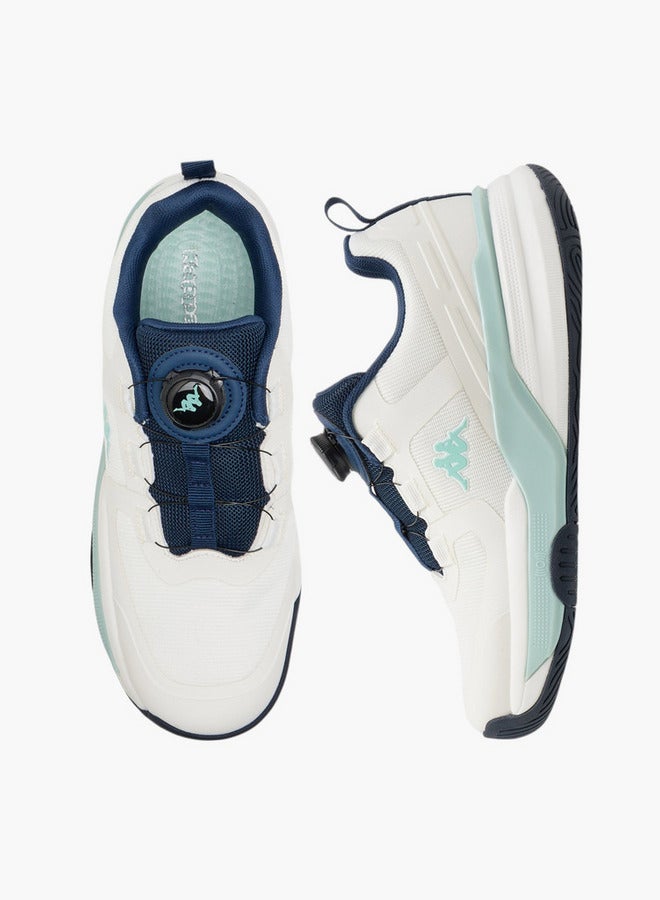 حذاء رياضي نسائي بإبزيم دوار وتفاصيل شعار