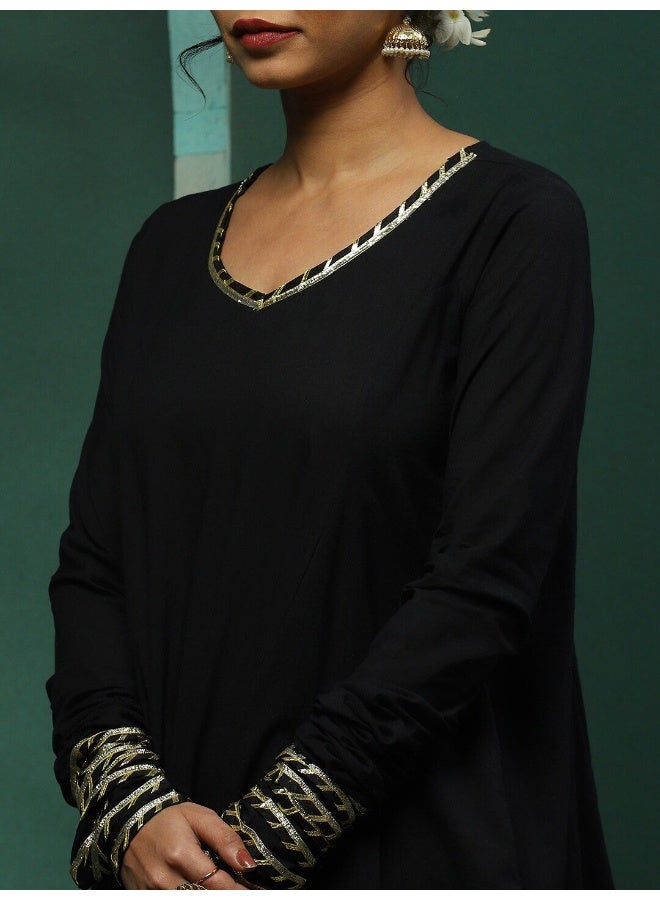 AKS Couture Gotta Patti V-Neck Pure Cotton Kurta With Salwar & Dupatta - Image 2