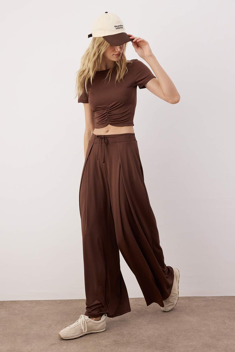 trendyol Brown Pleated Diver/Scuba Fabric Sports Knitted Sweatpants Thmaw26Ea00006 - Image 1