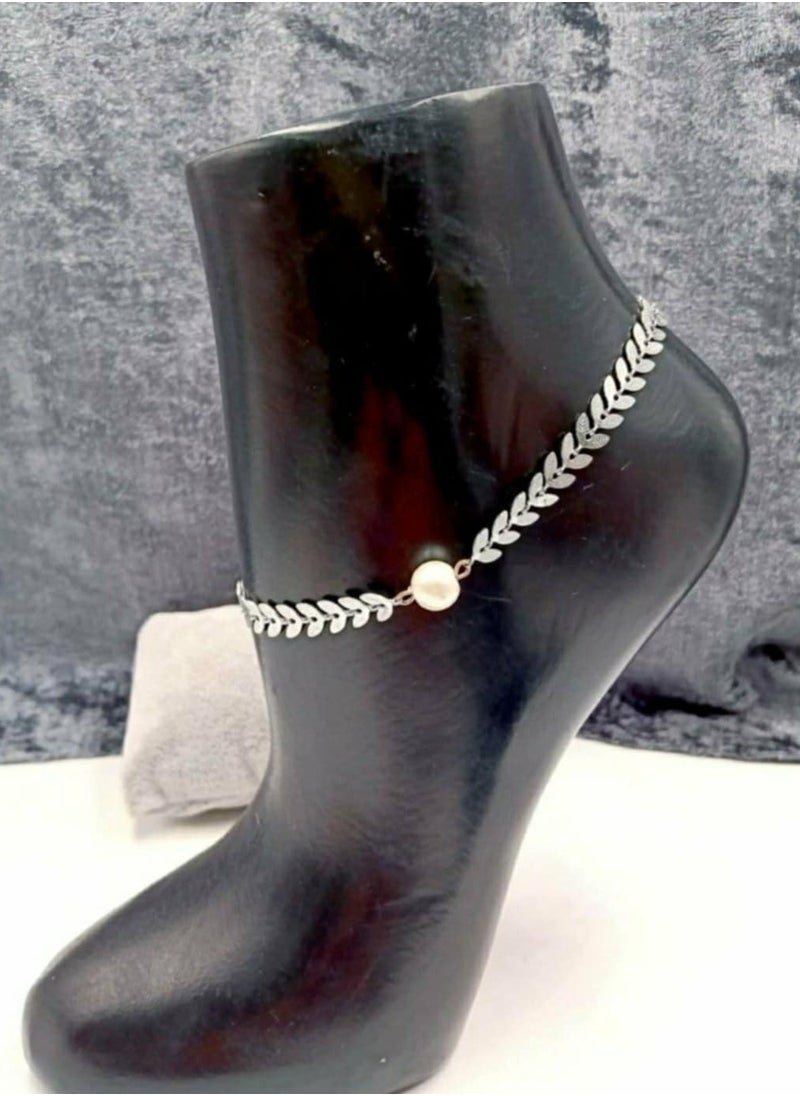 Women's Elegant Shape Anklet With Silvery Chain & Off-White Pearl - pzsku/ZBB506167B876459394B4Z/45/_/1733487460/baf4f03a-2315-4dcf-9a86-4340367affb1