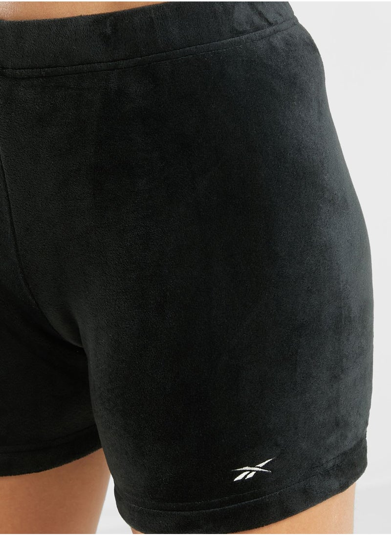 Reebok - Classics Wide Plush Shorts - Image 1