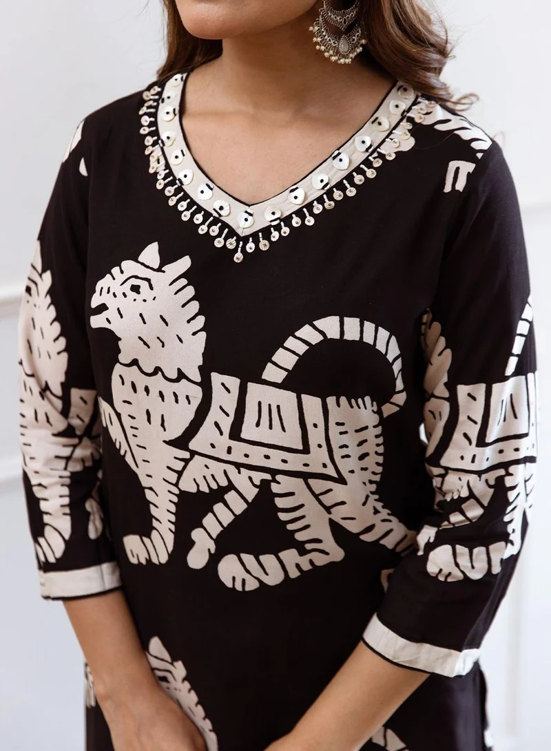 آي شين Regular Fit Three-Quarter Sleeve Printed Black Rayon Woven Kurta Set For Women Flat Collar Perfect For Wedding And Engagement Pull On Closure