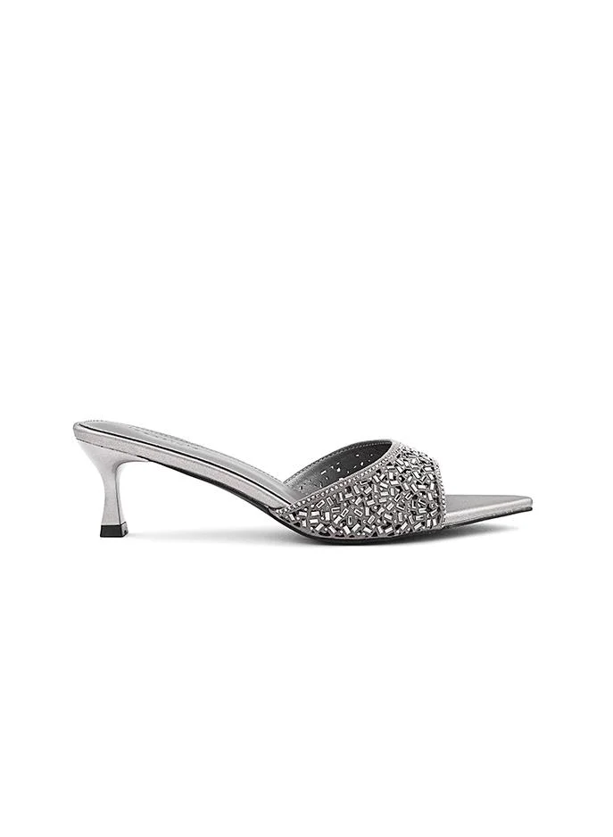 أيقون Heel slipper decorated with sparkling rhinestone accents.