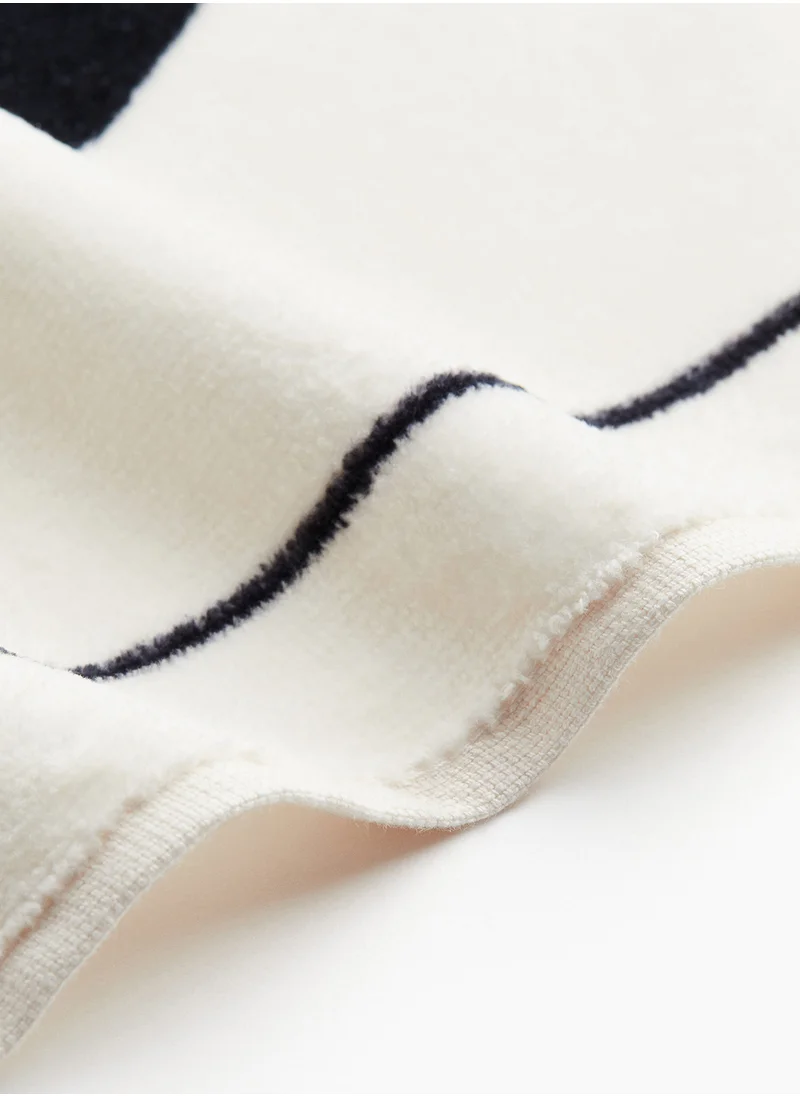 اتش اند ام Motif-Detail Velour Guest Towel 30x50 cm