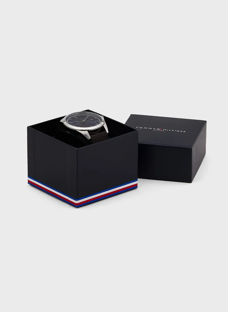 TOMMY HILFIGER Leather Strap Analog Watch