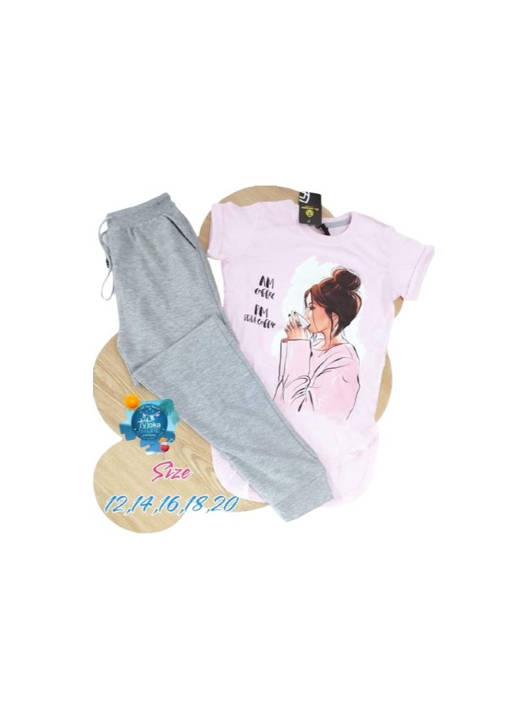 بيجامه بناتى تتكون من تيشيرت بينك و بنطلون رمادى