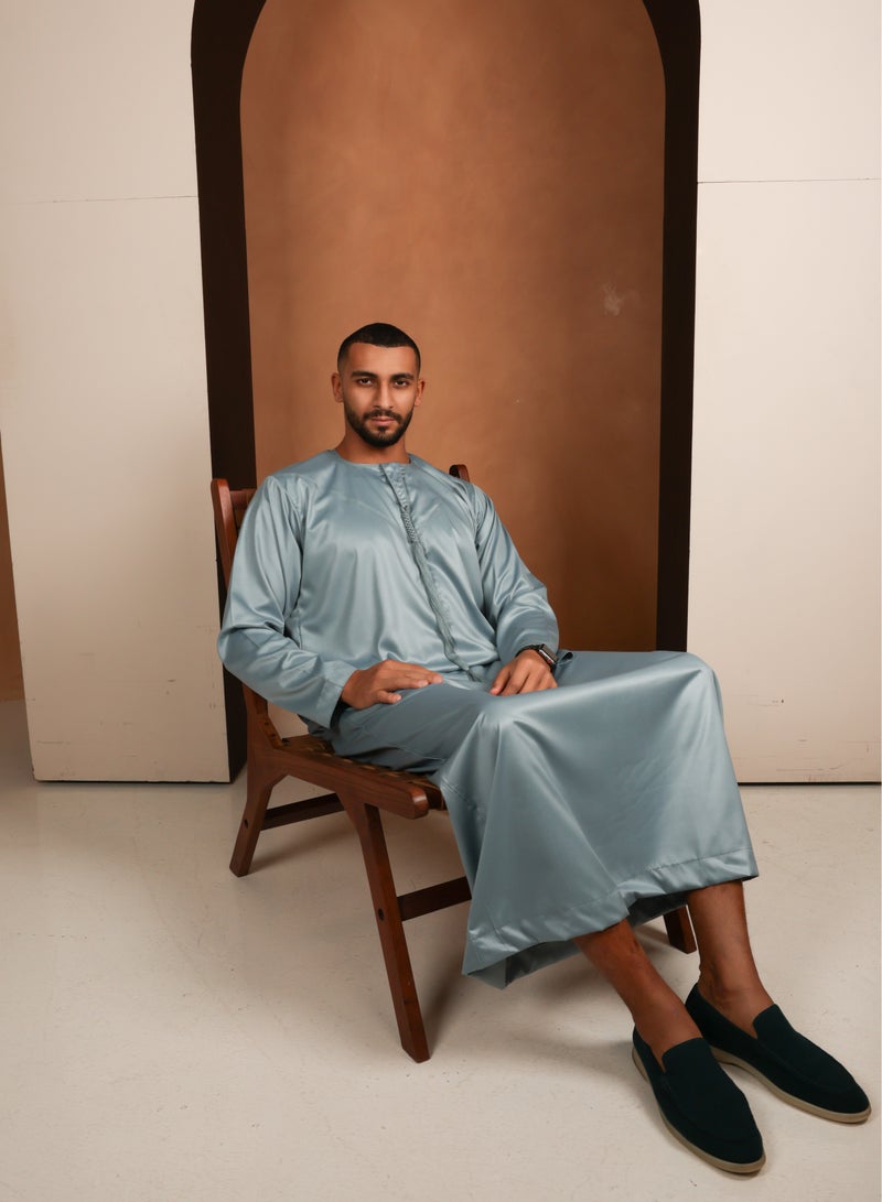 Yigo by Mariam Kandhoura Boudou – Light Teal Emirati Kandhoura – Soft Satin Blend | Elegant & Breathable Traditional Wear - Image 4