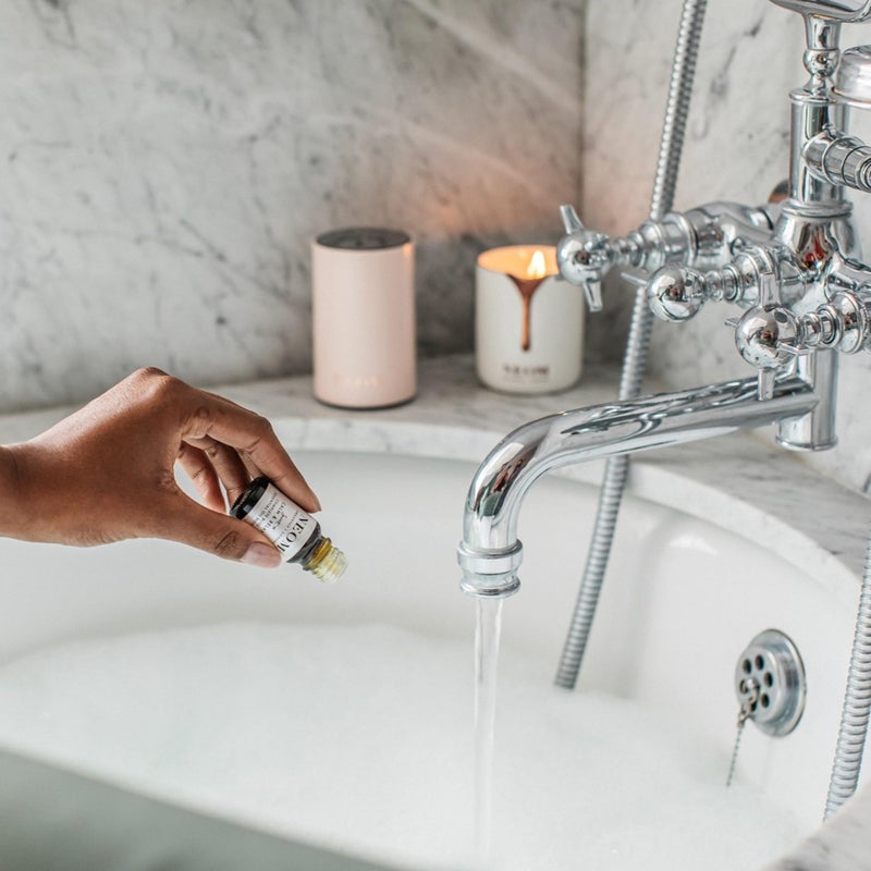 NEOM - Essential Oil Blend, 10ml | Lavender, Jasmine & Sandalwood | Aromatherapy Diffuser Oils with Calming Essential Oil Blend | 100% Natural Fragrances | Tranquil & Relax | Signature De-Stress Scent - Image 5