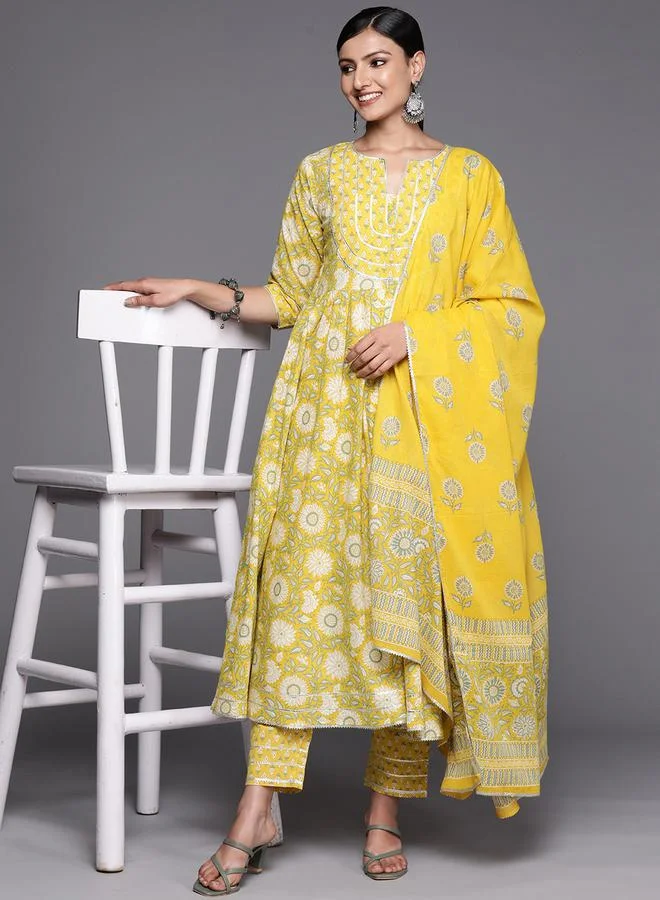 لباس All-Over Print Gotta Patti Kurta and Mid Rise Trousers with Dupatta Set by Styli