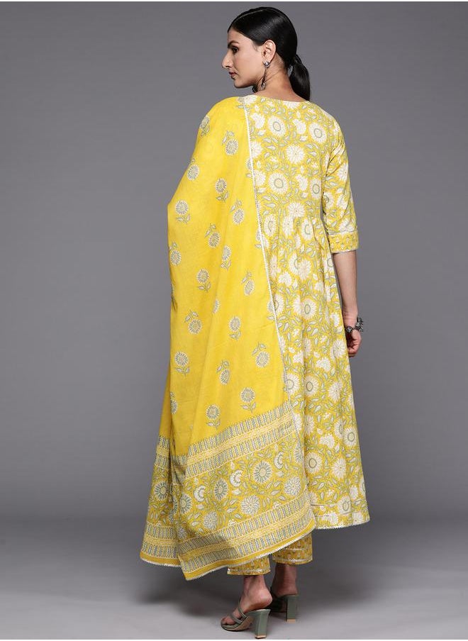 Libas All-Over Print Gotta Patti Kurta and Mid Rise Trousers with Dupatta Set by Styli  - Image 3