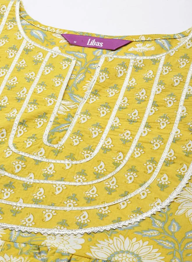 لباس All-Over Print Gotta Patti Kurta and Mid Rise Trousers with Dupatta Set by Styli