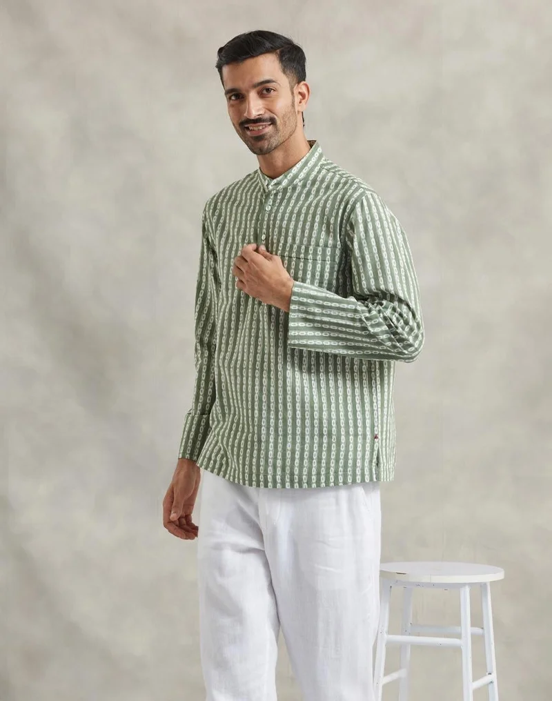 فاب انديا قميص قطني أخضر بفتحة متوسطة