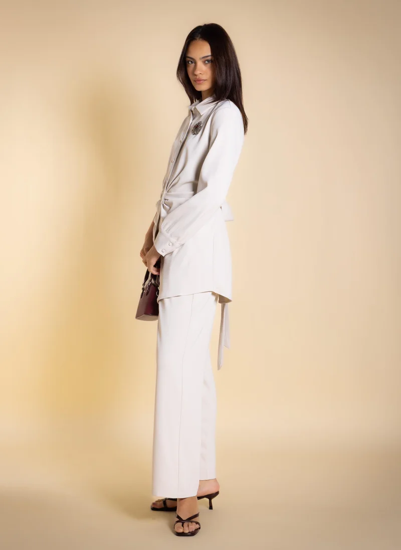 شايبس DETAILED SHIRT SET WITH BROOCH