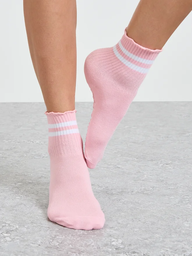 Styli Dual Stripe Wavy Edge Silicon Pad Yoga Socks