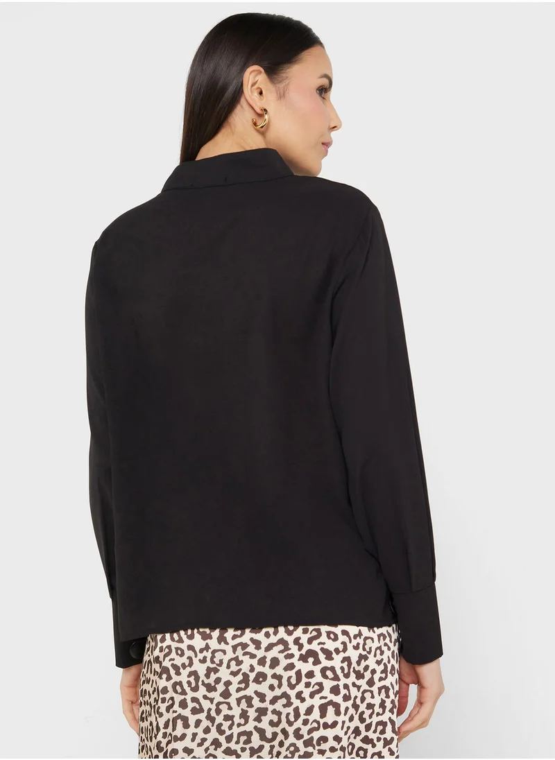 ELLA Keyhole Neck Detail Top