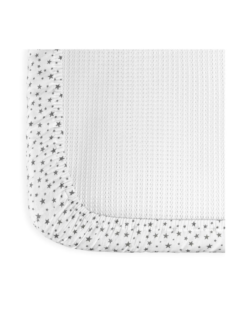 NINI Nini Baby 3-Piece Bassinet Bedding Set, Sweet Dreams, Soft Cotton, Includes 2 Fitted Sheets & 1 Reversible Plush Comforter, Fits Bassinet Size Up to 50x80 cm  - Image 4