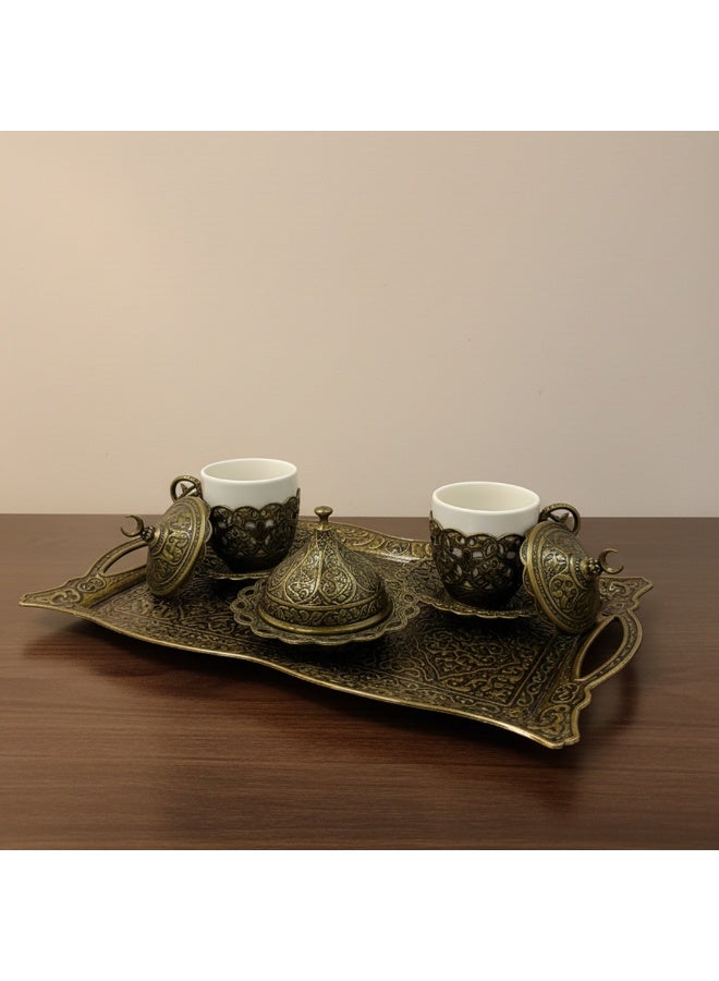أكار طقم قهوة تركية فاخر لشخصين بالتراث العثماني الأنيق مع صحون، حوامل، أغطية فناجين، صينية وطبق مغطى للحلويات – باللون البرونزي الساحر – صناعة تركية - Image 2