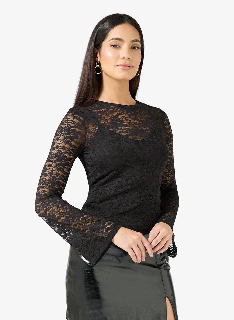 فيرو مودا توب بأكمام طويلة وتفاصيل دانتيل من فمكانيا - Image 1