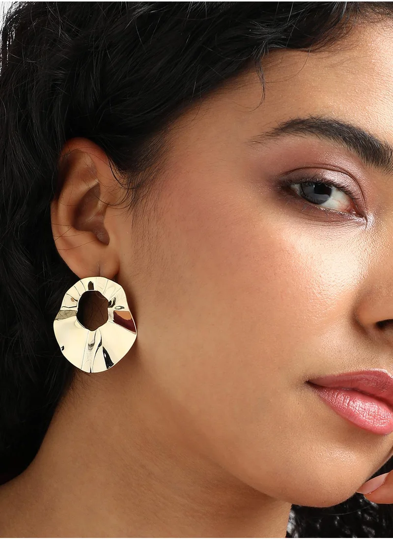 SOHI Minimal Swirl Circular Drop Earrings - Gold-Colour