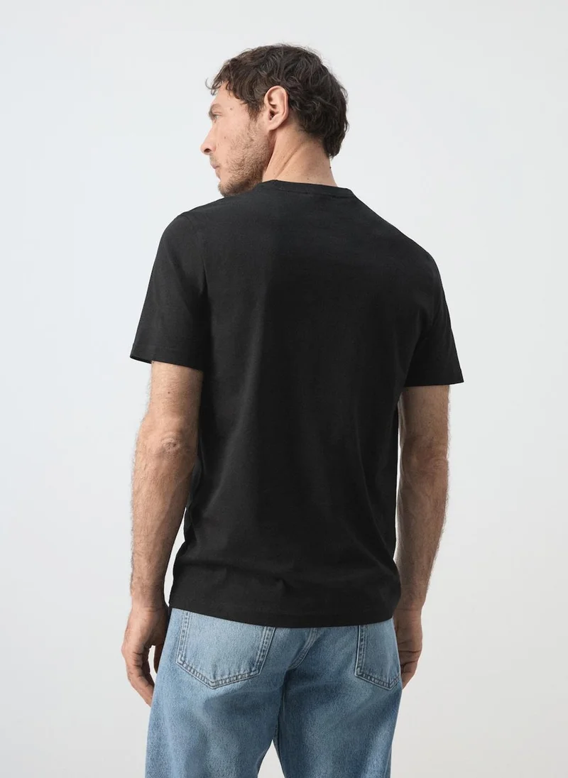 Mango Man 99-NEGRO Slim Fit T-Shirt 180Gsm for Men | Best Price UAE