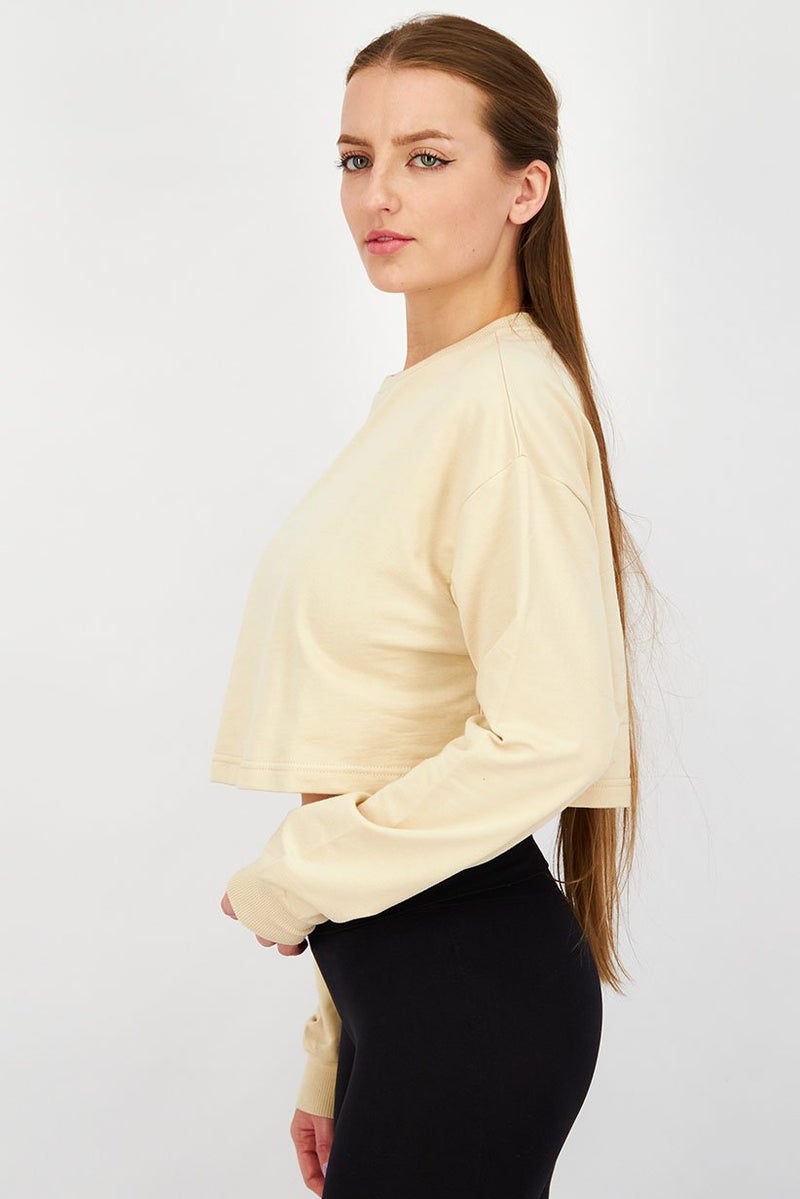 XOXO سويت شيرت رياضي نسائي قصير بسيط، بيج و تان - Image 3