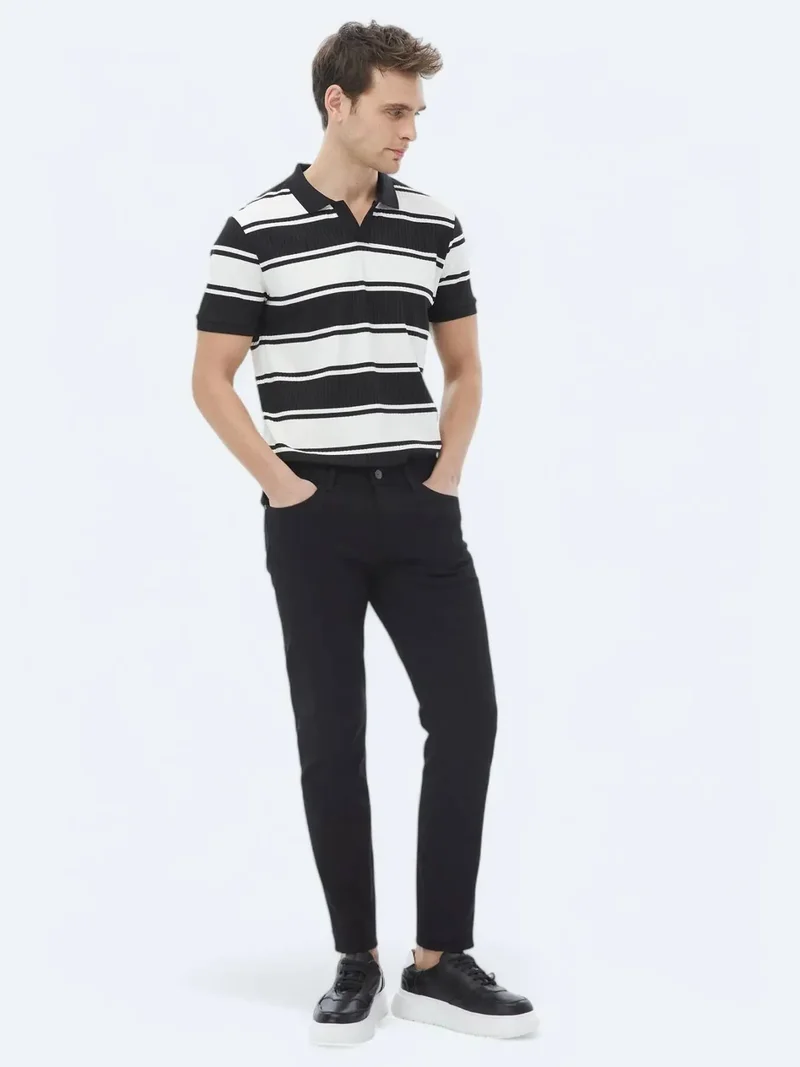 كيب بنطال جينز أسود ضيق بقصة ضيقة مصنوع من مزيج القطن