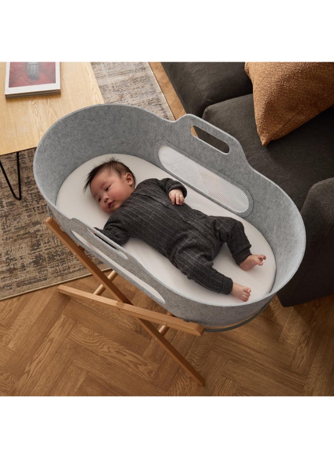 Snuz - Baskit Moses Basket And Stand Set For Baby, Dual Mesh Windows For Airflow, Soft Material , 3D Breathable Mattress, Machine Washable Liners , Basket And Stand 84 X 46.5 X 74 Cm - Light Grey And Natural - Image 1