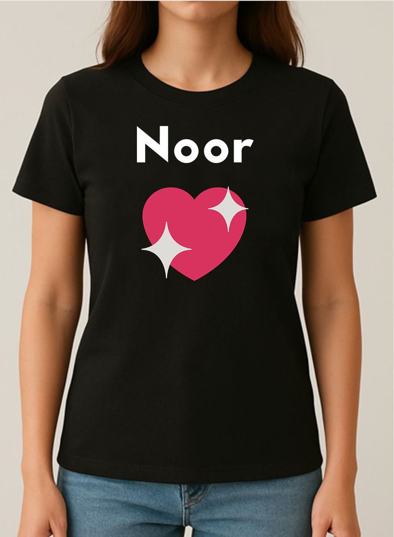 لوحة تيشيرت قطن قابل للتخصيص باسمك مع تصميم قلب أحمر - Image 3