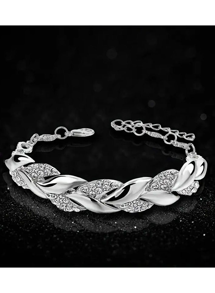 Home Clearance Sale A Trendy Bracelet For Women With A Touch Of European And American Style, Featuring A Unique And Luxurious Design, Perfect As A Fashionable Accessory Or Gift. - Image 4