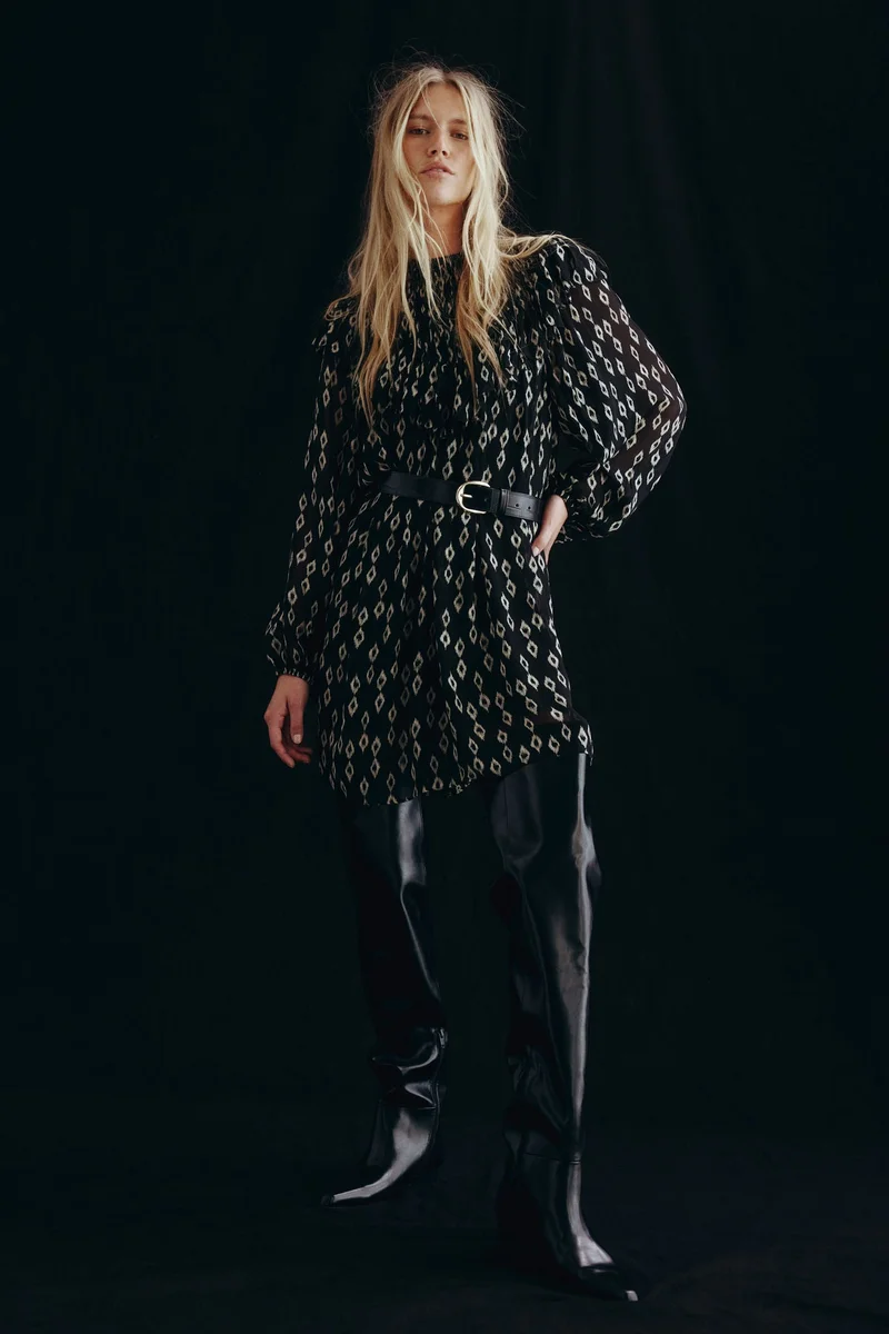 اتش اند ام فستان تونيك مزين بالكشكشة