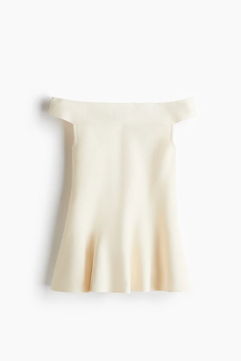 اتش اند ام بلوزة بحافة واسعة بدون أكتاف