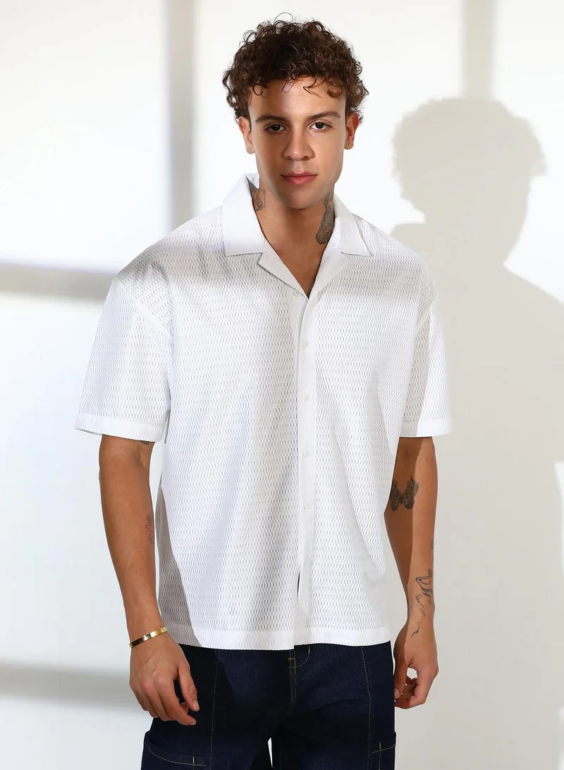 Campus Sutra Campus Sutra Men's Chalk White Oversized Honeycomb Shirt For Casual Wear | Cuban Collar | Short Sleeve | Button Closure | Oversized Shirt Crafted With Comfort Fit For Everyday Wear