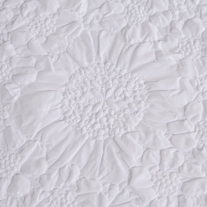 Boutique Blanche 6pcs comforter set super king size 240*260cm - Image 5