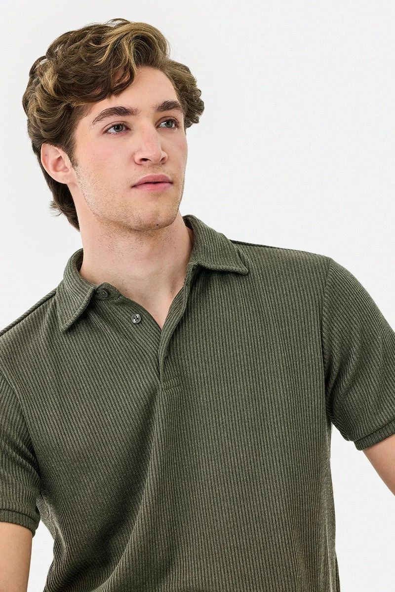 سنيتش تيشيرت بولو بياقة مضلعة مطاطية بقصة عادية