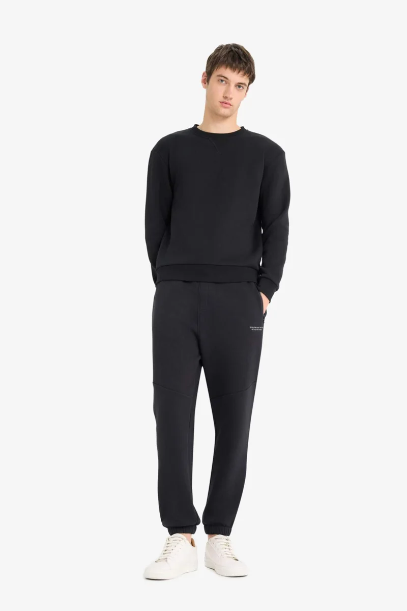 ديفاكتو Regular Fit Drawstring Waist Elastic Leg Sweatpants