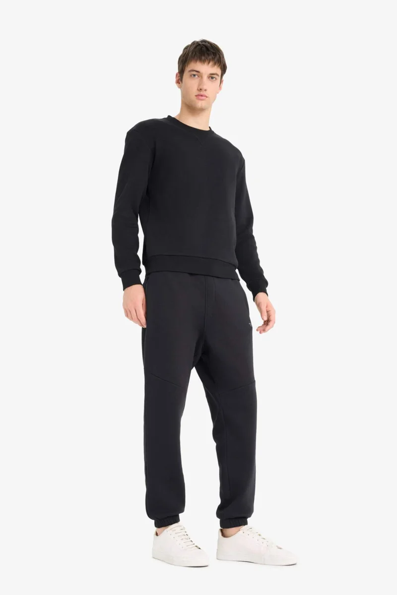 ديفاكتو Regular Fit Drawstring Waist Elastic Leg Sweatpants