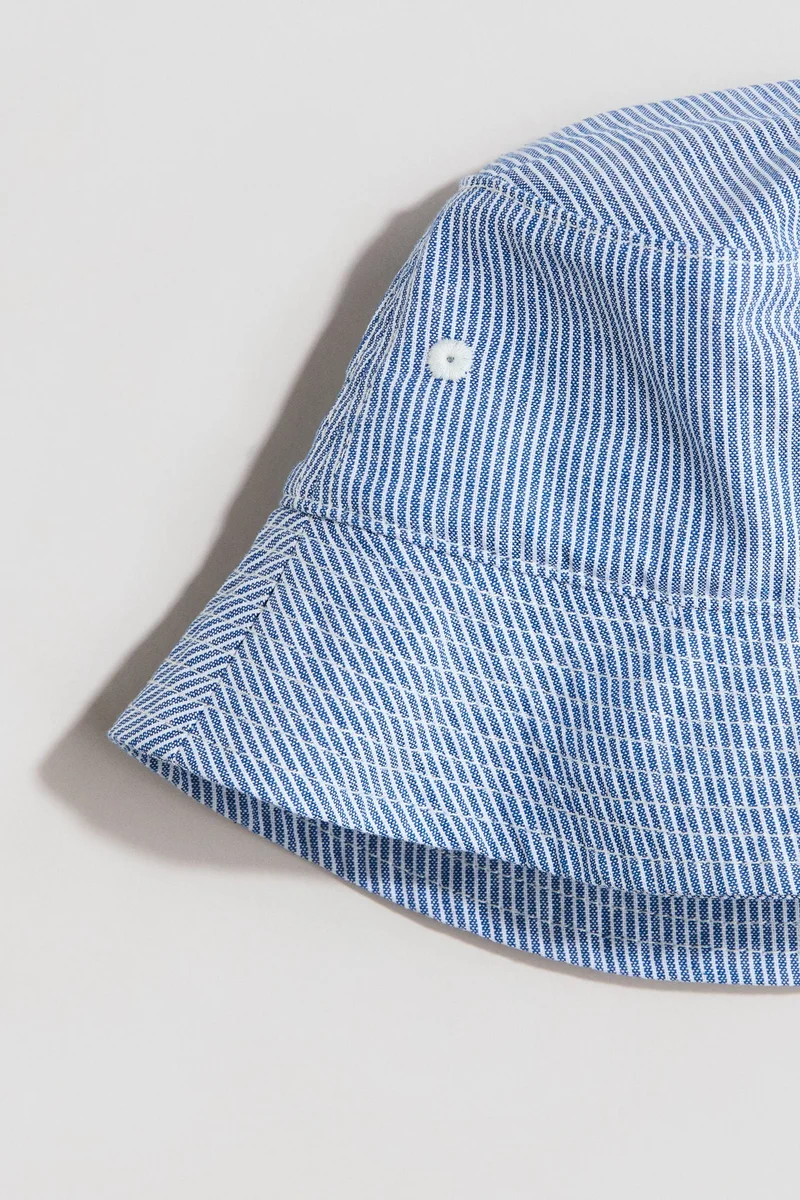 H&M Printed bucket hat