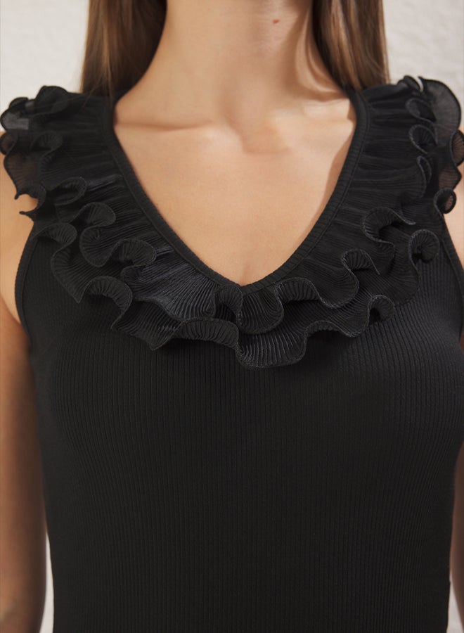 trendyol Black Accessory Detail Fitted/Fits the Body with Snaps at the Bottom Flexible Knitted Bodysuit - Image 3