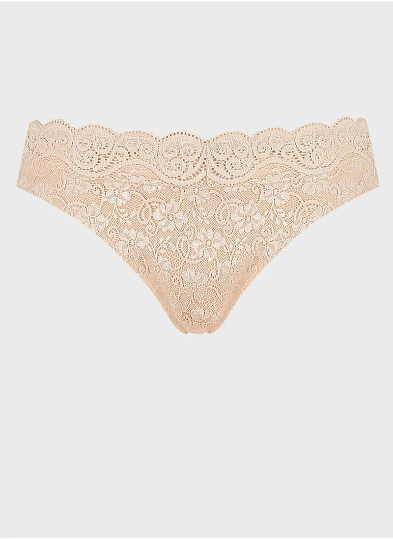 TRIUMPH Lace Scallop Detail Brief