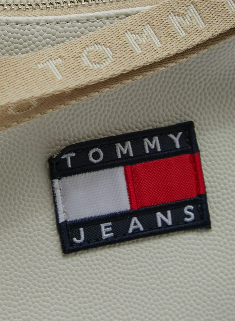 TOMMY JEANS Heritage Shoulder Bag