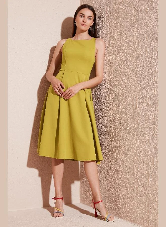 ليلا Lela Crew Neck Regular Fit Pocketed Pleated Midi Dress Women's Dress 6051963